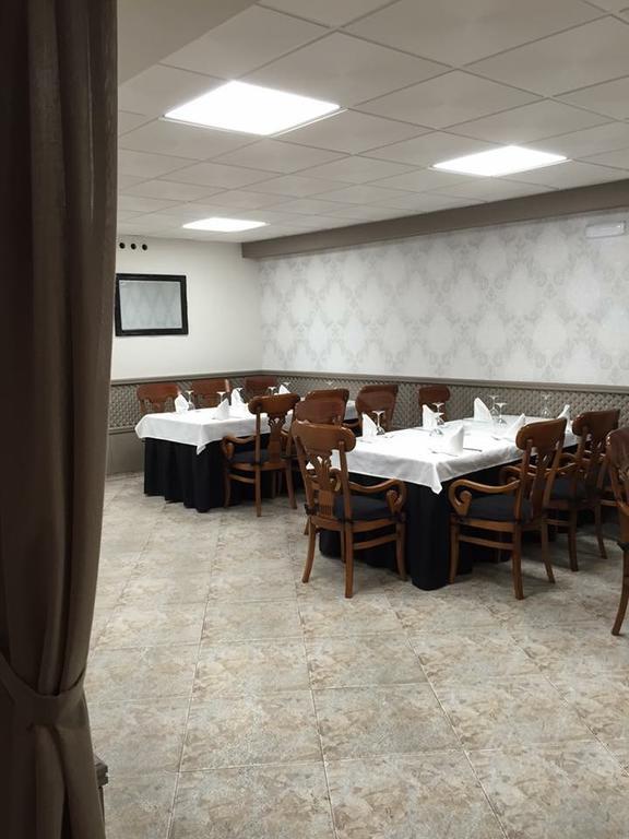 Hotel Restaurante Derby Carballino Bagian luar foto
