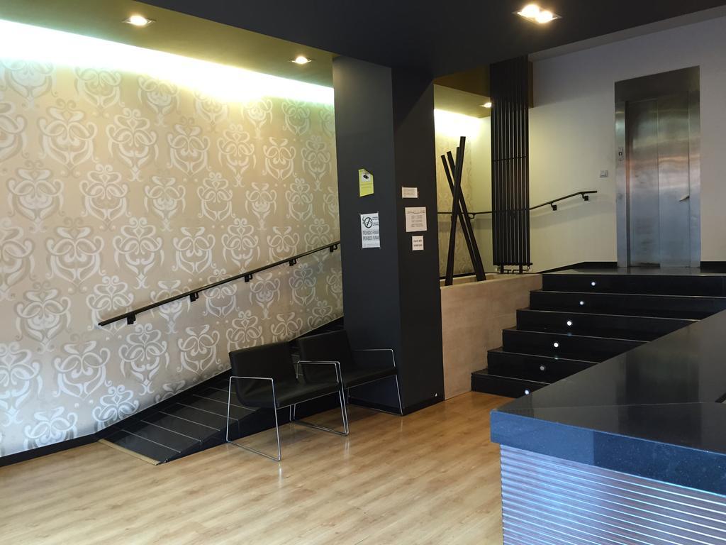 Hotel Restaurante Derby Carballino Bagian luar foto
